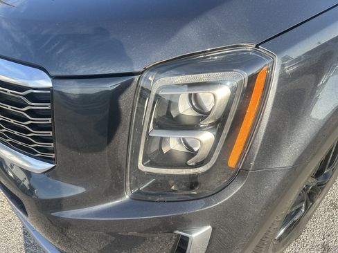 Used 2020 Kia Telluride SX w/ Towing Package FWD image 11