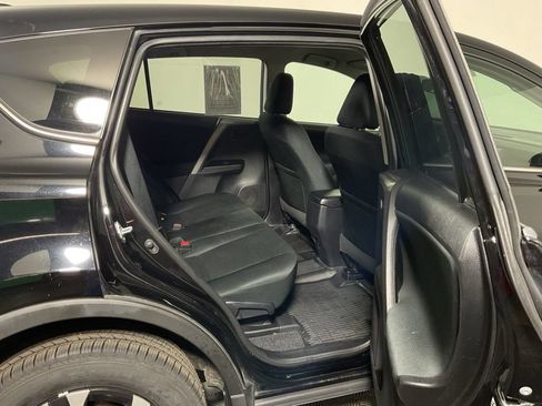 Used 2018 Toyota RAV4 LE w/ All Weather Liner Package AWD/4WD image 33