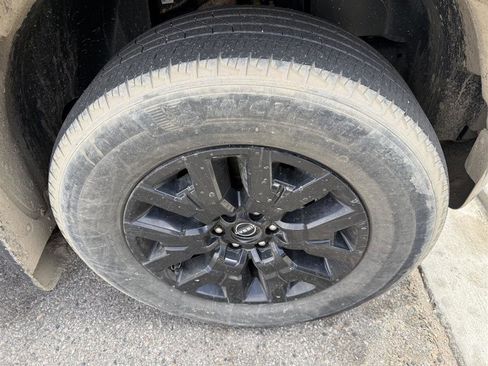 Used 2022 Nissan Frontier SV image 9