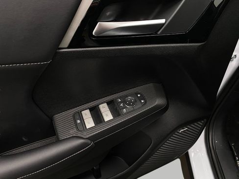 New 2026 Mitsubishi Outlander AWD image 32