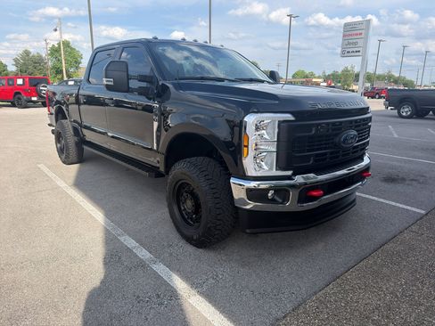 Used 2024 Ford F250 XL AWD/4WD image 3