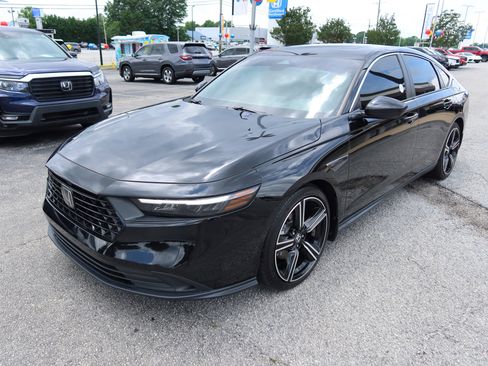 Used 2023 Honda Accord Sport image 8