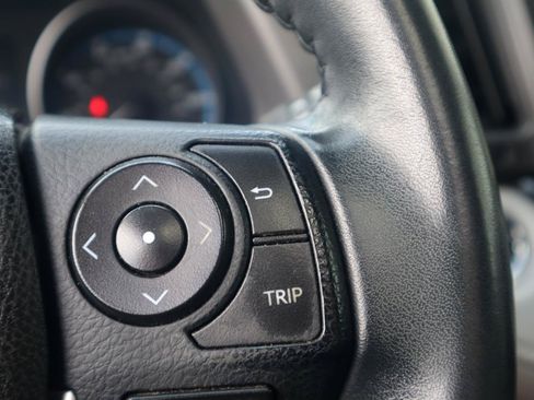Used 2017 Toyota RAV4 XLE AWD/4WD image 57