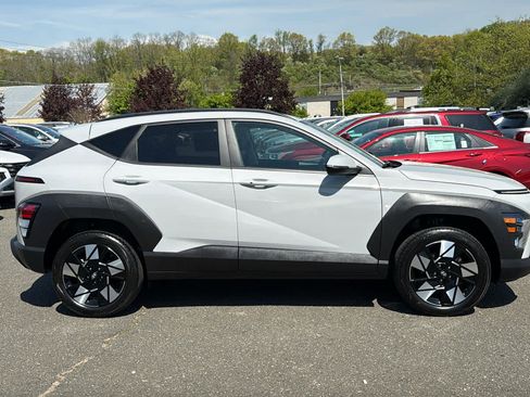 Used 2024 Hyundai Kona SEL AWD/4WD image 5