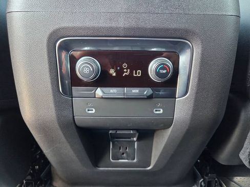 Used 2021 Chevrolet Tahoe LT AWD/4WD image 16
