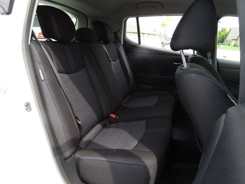 Used 2022 Nissan Leaf S FWD image 21