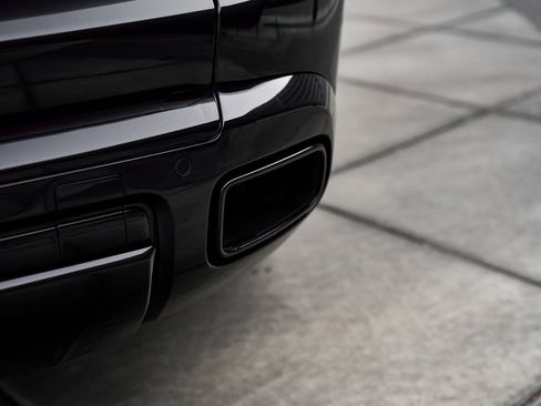 Used 2019 Rolls-Royce Cullinan image 12