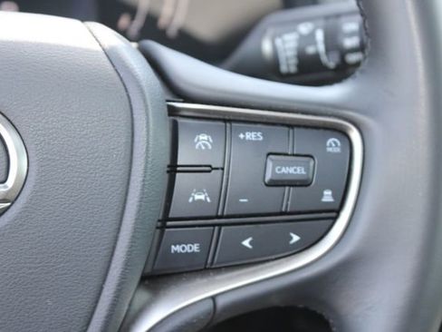 Used 2025 Lexus UX 300h FWD image 17