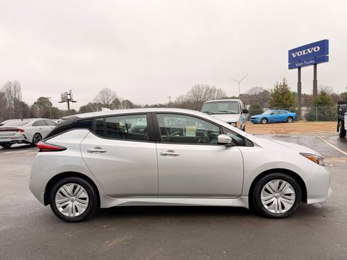 Used 2023 Nissan Leaf S image 5