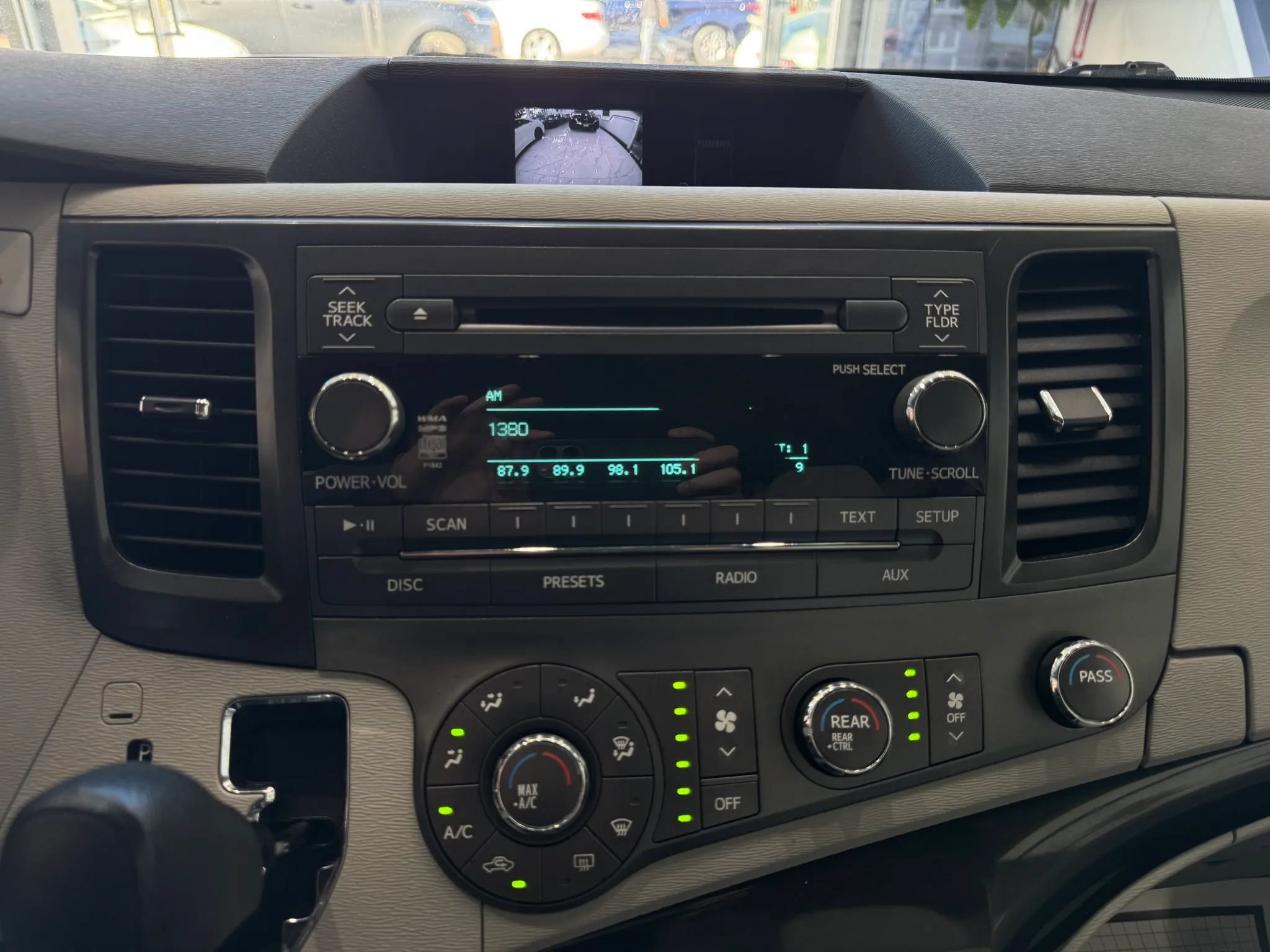 Used 2012 Toyota Sienna LE FWD image 19