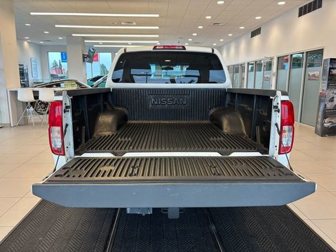 Used 2013 Nissan Frontier SV AWD/4WD image 7