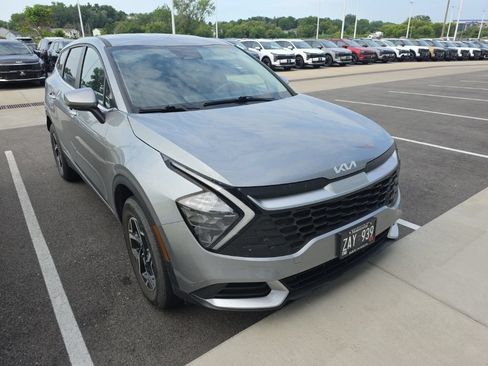 Certified 2023 Kia Sportage LX AWD/4WD image 2
