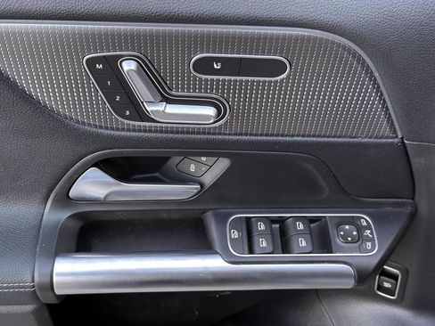 Used 2021 Mercedes-Benz GLA 250 4MATIC image 12