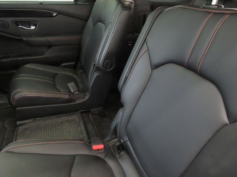 Used 2023 Honda Pilot TrailSport image 25