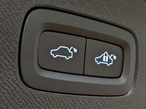 New 2026 Volvo XC90 B6 Ultra image 32