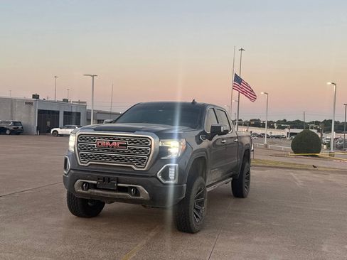 Used 2021 GMC Sierra 1500 Denali w/ Denali Ultimate Package AWD/4WD image 8