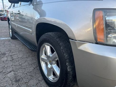 Used 2008 Chevrolet Avalanche LTZ AWD/4WD image 12