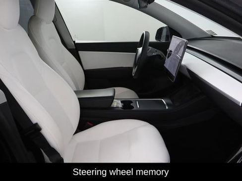 Used 2021 Tesla Model Y Long Range AWD/4WD image 11