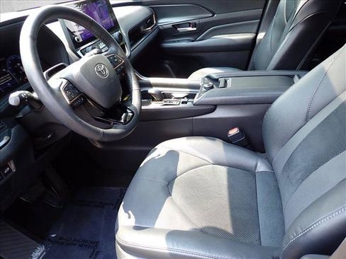 Certified 2025 Toyota Grand Highlander AWD Hybrid image 13