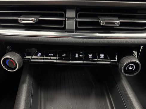 New 2026 Chevrolet Equinox EV LT image 18