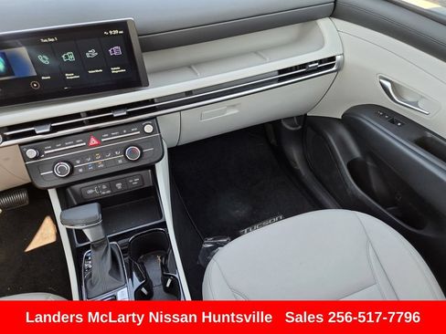 Used 2025 Hyundai Tucson SE FWD image 16