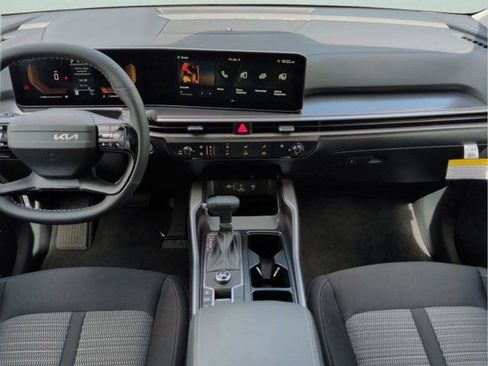 New 2026 Kia Sorento LX FWD image 17