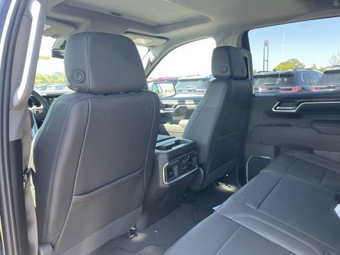 New 2026 GMC Sierra 1500 SLT w/ SLT Premium Package image 28