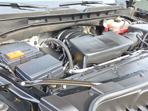Used 2025 GMC Yukon Denali AWD/4WD image 17