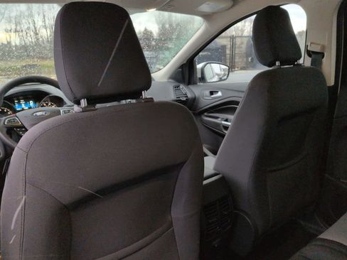 Used 2018 Ford Escape SE image 19