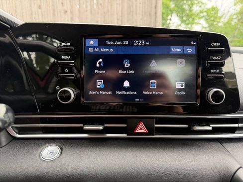Used 2021 Hyundai Elantra SEL w/ Convenience Package FWD image 12