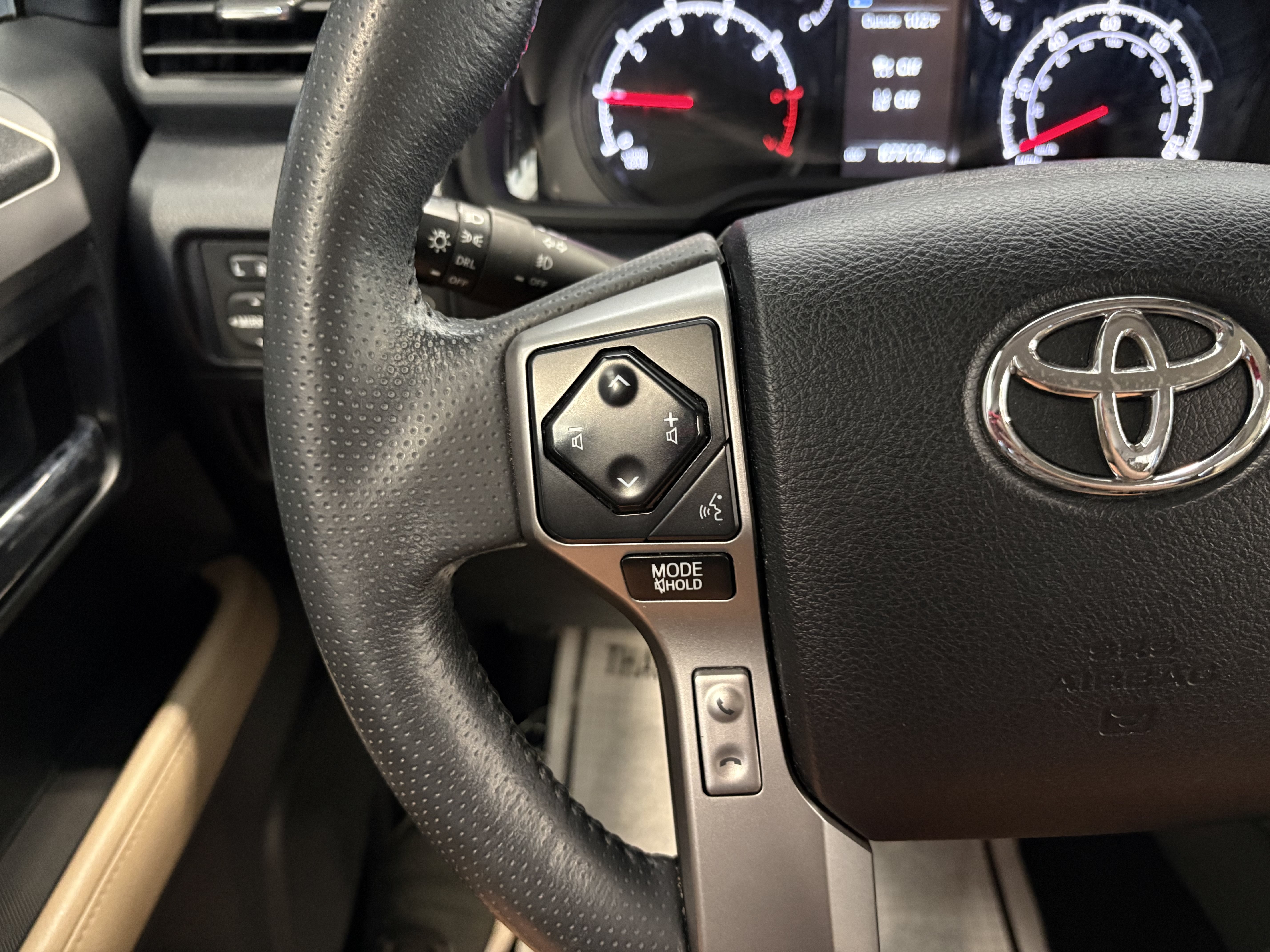 Certified 2020 Toyota 4Runner SR5 AWD/4WD image 27