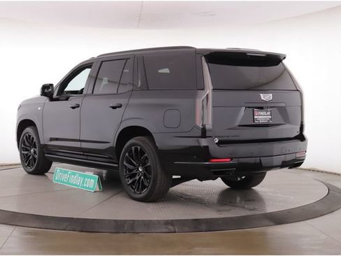 Used 2025 Cadillac Escalade Sport Platinum w/ LPO, Floor Liner Package AWD/4WD image 8