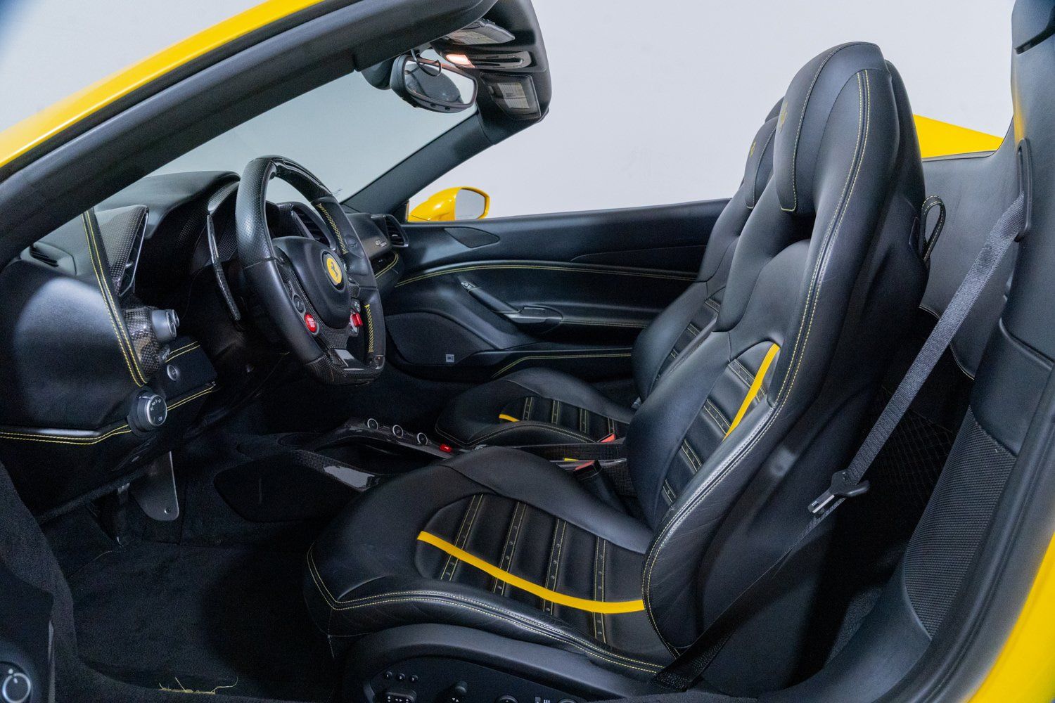 Used 2017 Ferrari 488 Spider RWD image 27