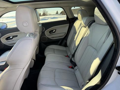 Used 2017 Land Rover Range Rover Evoque HSE image 19