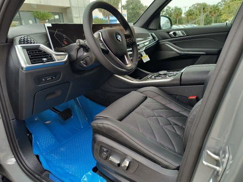 Used 2025 BMW X5 xDrive40i w/ Parking Assistance Package image 2