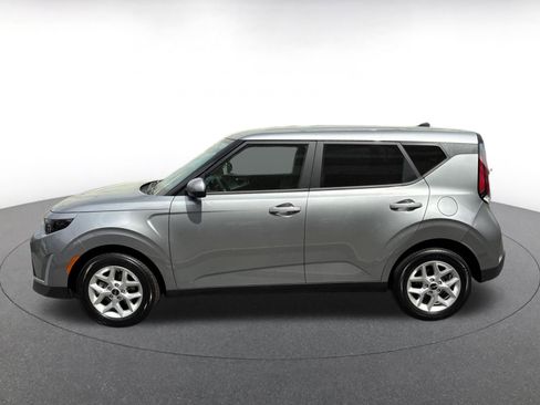Used 2025 Kia Soul LX w/ LX Technology Package image 10