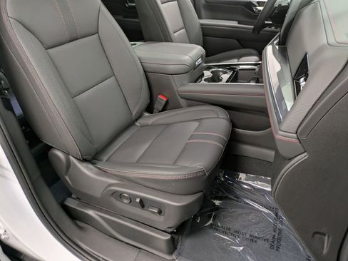 Used 2026 Chevrolet Tahoe RST w/ Comfort Package AWD/4WD image 29