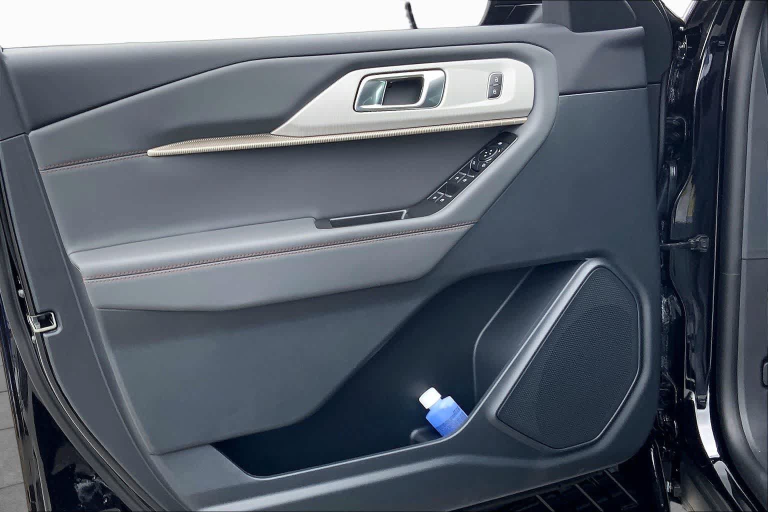New 2026 Ford Explorer Active RWD image 10