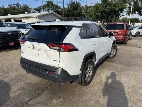 Used 2023 Toyota RAV4 XLE w/ Convenience Package FWD image 5