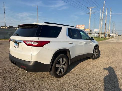 Used 2020 Chevrolet Traverse LT w/ LT Premium Package FWD image 4