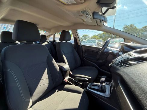 Used 2015 Ford Fiesta SE image 54