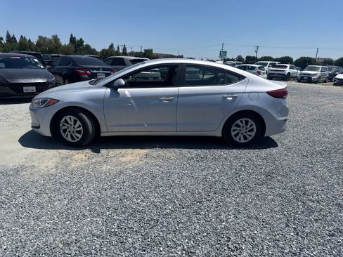 Used 2017 Hyundai Elantra SE FWD image 8
