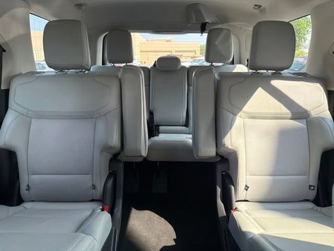 Used 2025 Ford Expedition Platinum AWD/4WD image 31