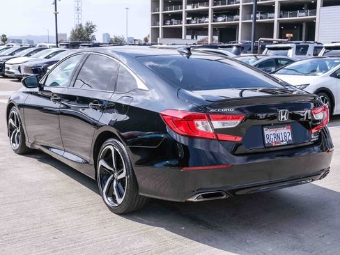 Used 2018 Honda Accord Sport image 6