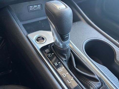 Used 2025 Nissan Altima 2.5 SV FWD image 42