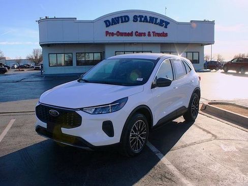 Used 2023 Ford Escape Active image 2