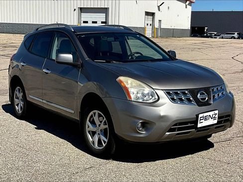 Used 2011 Nissan Rogue SV w/ Premium Pkg AWD/4WD image 2