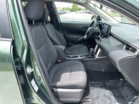 Certified 2022 Toyota Corolla Cross LE AWD/4WD image 33