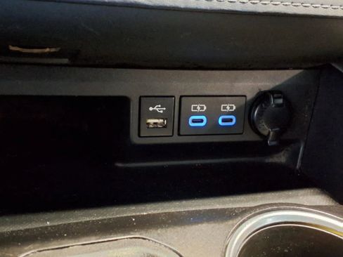 Used 2022 Toyota Highlander XLE AWD/4WD image 24