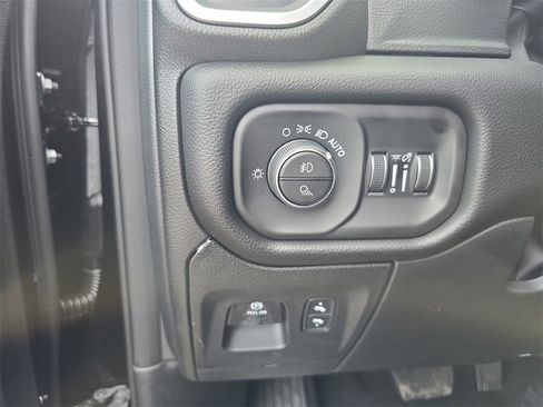 New 2026 RAM 1500 4x4 Crew Cab image 23